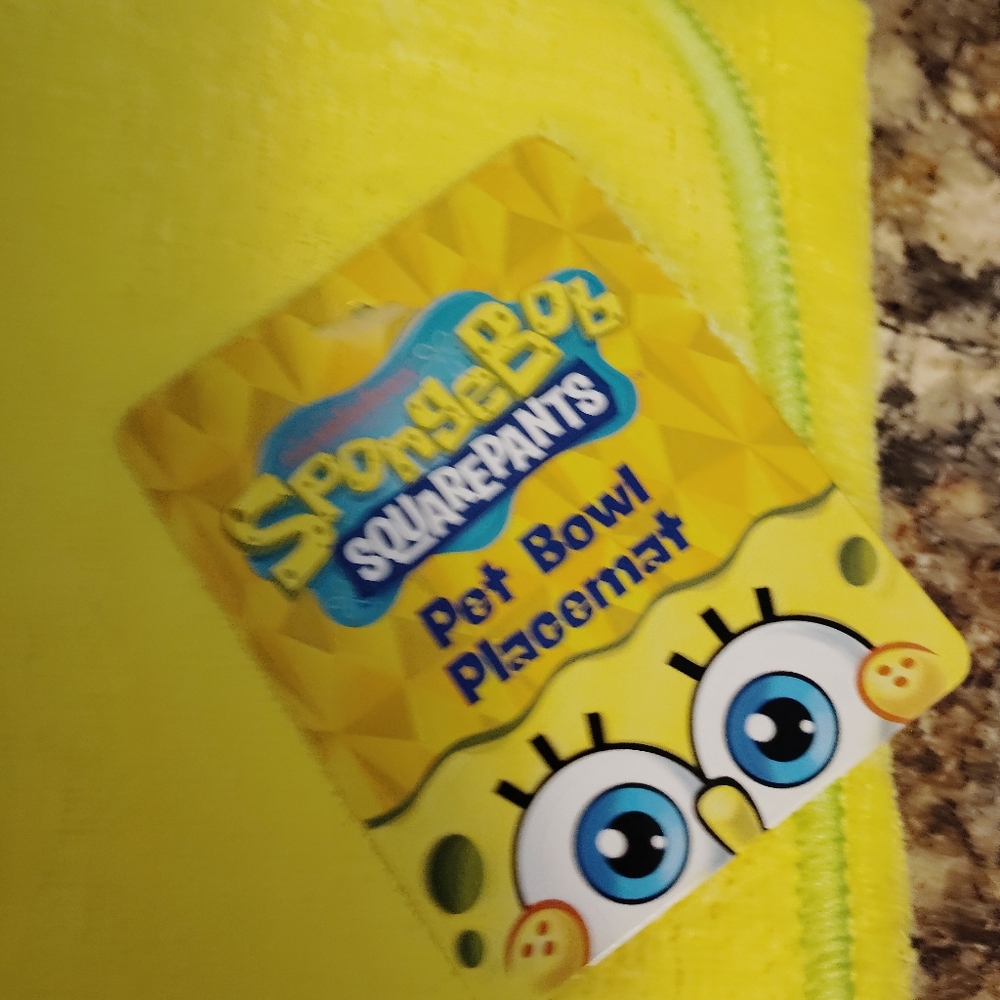 SpongeBob Squarepants Yellow Silicone Collapsible Pet Bowl with SpongeBob Towel - Picture 2 of 3
